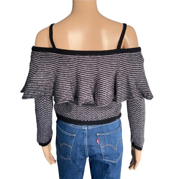BB Dakota Off the Shoulder Sweater Size M - Picture 6 of 8